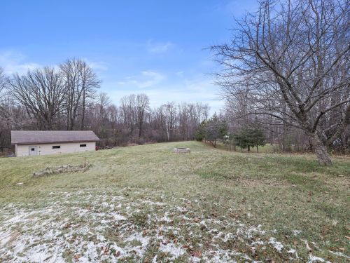 9106 Wescott Rd, Kewaskum WI  53040-9716 exterior
