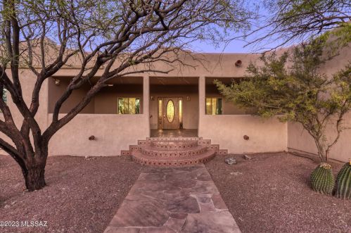 7671 Coyote Creek Trl, Tucson, AZ 85747-9399