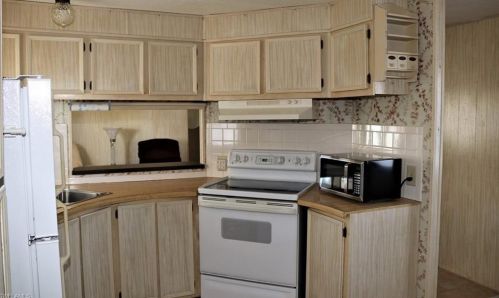 4742 Sandpiper Dr, Saint James City FL  33956-2833 exterior