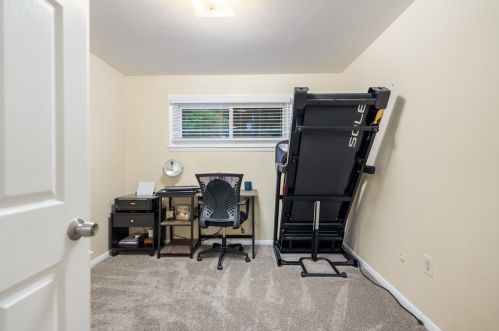 955 Hazel Ave, Ambridge PA  15003-1720 exterior