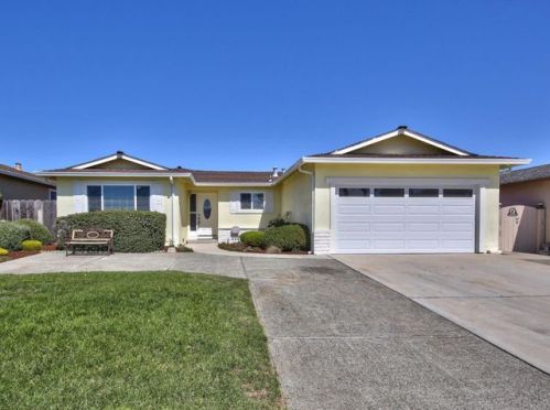 125 Brookside Pl, Marina, CA 93933-2107