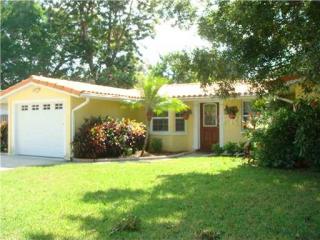 2622 Regatta Dr, Sarasota, FL 34231-5714