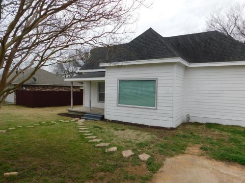 514 Baker St, Denison TX  75020-7602 exterior