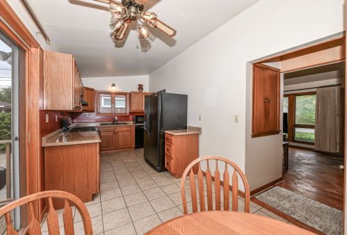 6371 Kinnickinnic Riv Pkwy, Milwaukee WI 53219-3015 exterior