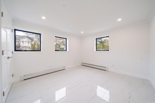 501 Saddle Rdg Rd, Woodsburgh NY  11598-1553 exterior