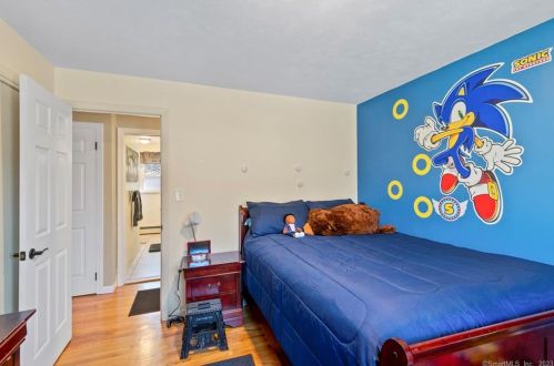 54 Piping Rock Dr, Waterbury CT  06706-2425 exterior