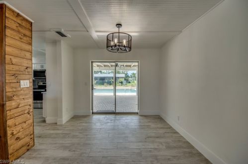 208 43rd Ter, Cape Coral FL  33904-8425 exterior