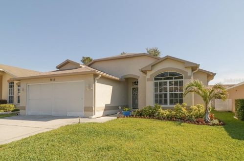 7816 Floradora Dr, New Port Richey, FL 34654-6225