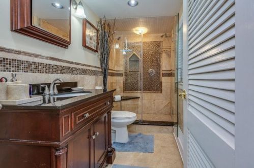 16 Mason Dr, Salem NH  03079-2101 exterior