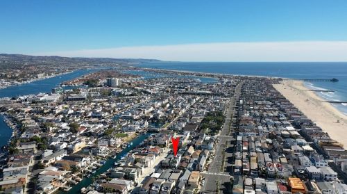 210 40th St, Newport Beach, CA 92663-2905