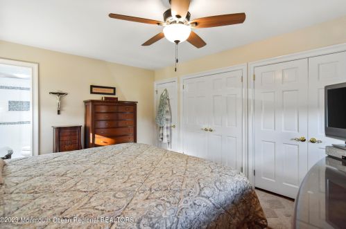 16 Galway Dr, Hazlet NJ  07730-1112 exterior