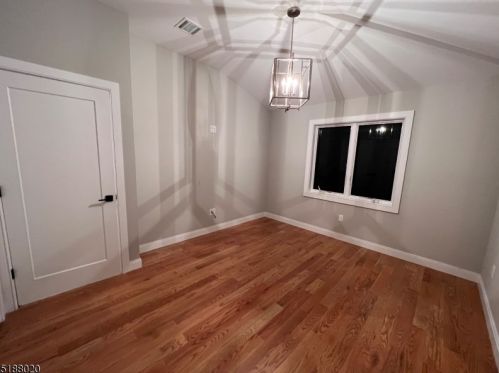 416 Lawton Ave, Cliffside Park NJ  07010-1902 exterior