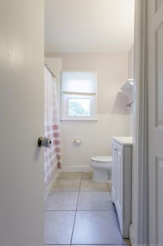 308 Twin Lakes Rd, North Branford CT  06471-1220 exterior