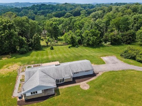 139 Lakeview Dr, Canonsburg, PA 15317-2747