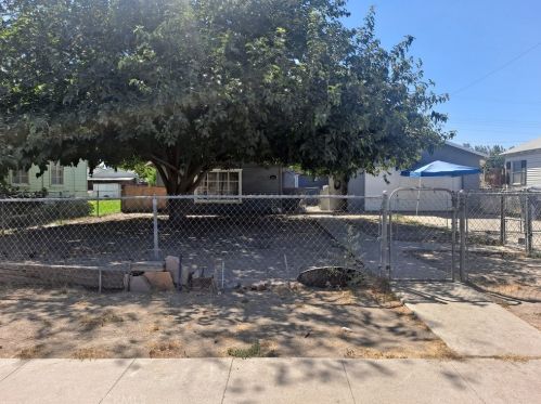 9815 Aim Ave, Bakersfield, CA 93307-6205