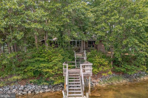 26 Mount Holly Ct, Montross VA  22520-4110 exterior