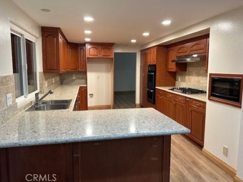 2414 Steed Ct, Lomita, CA 90717-2322