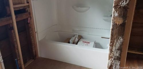 197 Vauxhall St, United States Coast Guard Ac CT  06320-3823 exterior