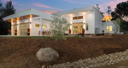 1500 Gamble Ln, Escondido CA  92029-4321 exterior