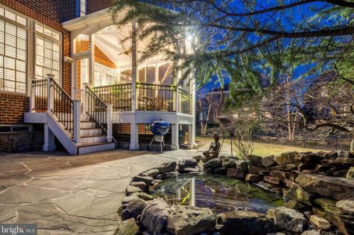 19376 Ml Dm Pl, Leesburg VA 20176-1637 exterior