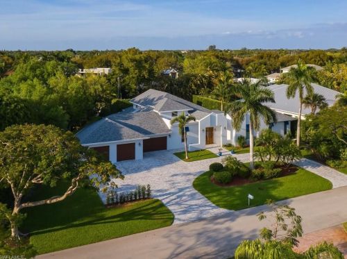 605 5th Ave, Naples, FL 34102-5501