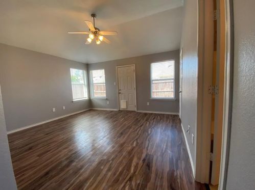 823 Walnut St, Burleson TX  76028-7064 exterior