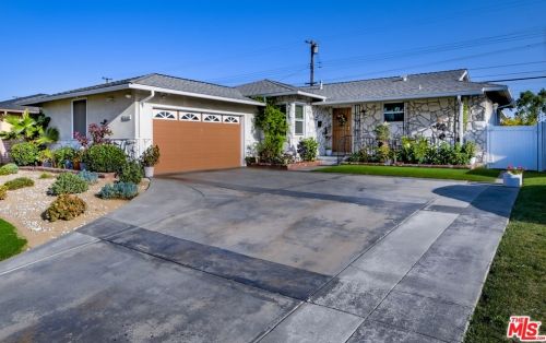 2600 134th Pl, Gardena, CA 90249-1647