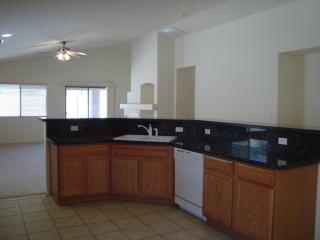 3018 Mountain Dew St, Tucson AZ  85746-1091 exterior