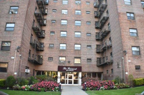 87-50 204th St, Jamaica, NY 11423-2205