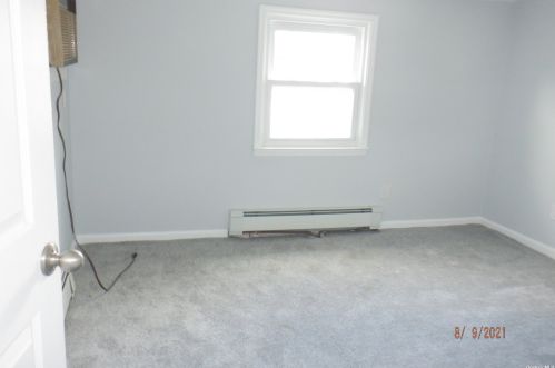 34 Liberty Ave, North Lindenhurst NY  11757-4824 exterior