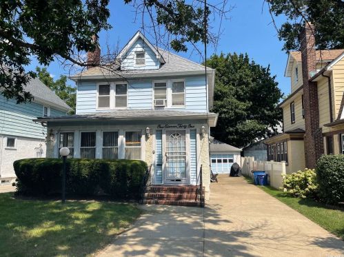 111-31 200th St, Jamaica, NY 11412-3328