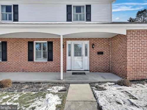 313 Barberry Dr, Hanover, PA 17331-1303