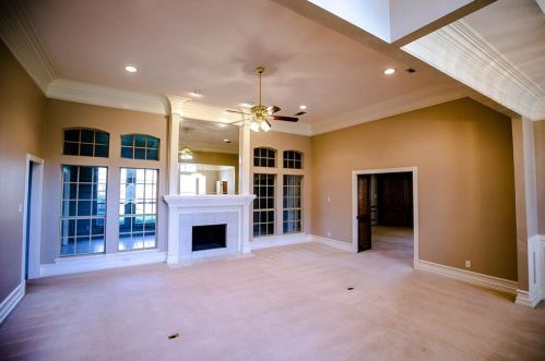 500 Evergreen Dr, Hurst TX  76054-2012 exterior