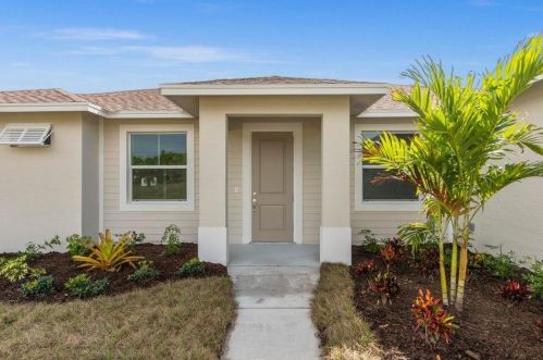1201 Mcfarlane Ave, Fort Pierce, FL 34952-5307