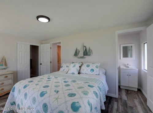 1112 Oriole Cir, Sebastian FL  32976-7521 exterior