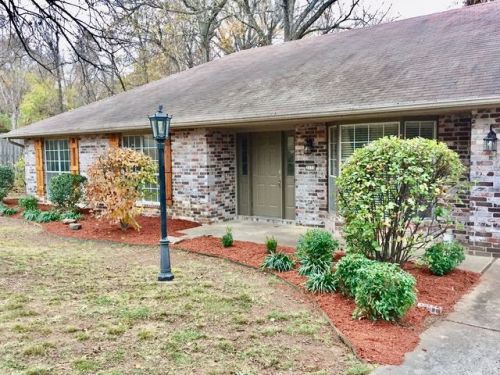 2133 Kantz Ln, Fayetteville, AR 72703-3103