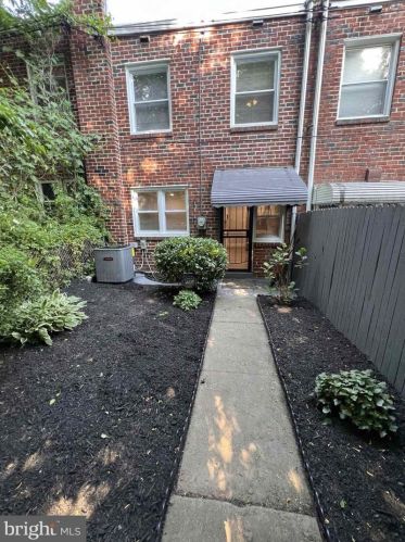 4950 19th St, Philadelphia PA  19112-0017 exterior