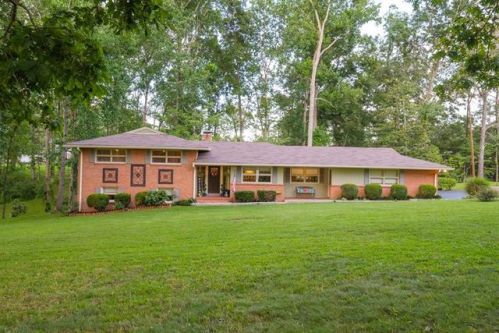 214 Lakewood Dr, Tullahoma, TN 37388-5228