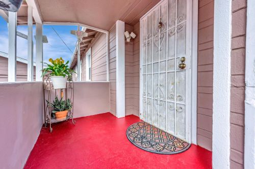 2031 103rd Ave, Oakland CA  94603-3325 exterior