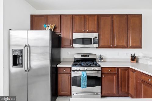 1592 Jason Dr, Riverton, NJ 08077-1558