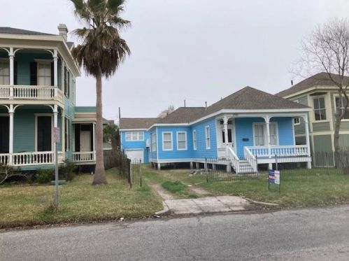 1110 Winnie St, Galveston, TX 77550-5044