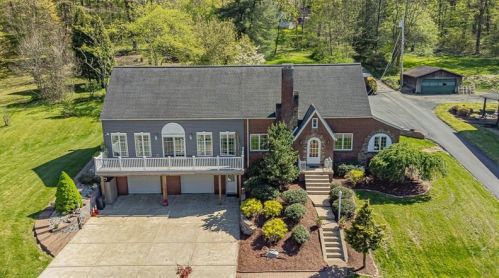 34 Moore Ave, Jeannette, PA 15644-9643