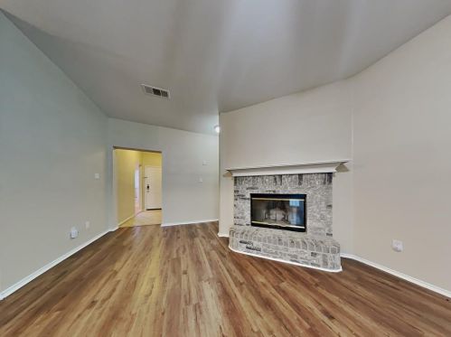1747 Reynolds St, Lancaster TX  75134-4124 exterior