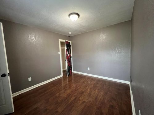 3404 Royal Crst Dr, Fort Worth TX 76140-2716 exterior