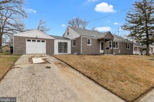 712 Shields Ave, West Deptford, NJ 08096-1479
