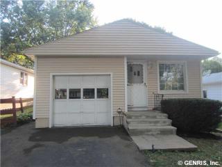 305 Woodside Pl, Rochester, NY 14609-1430
