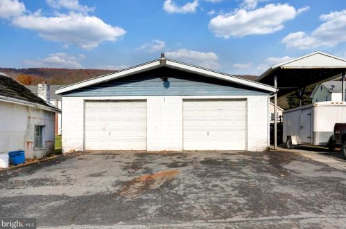 609 Pottsville St, Lykens PA  17048-1630 exterior