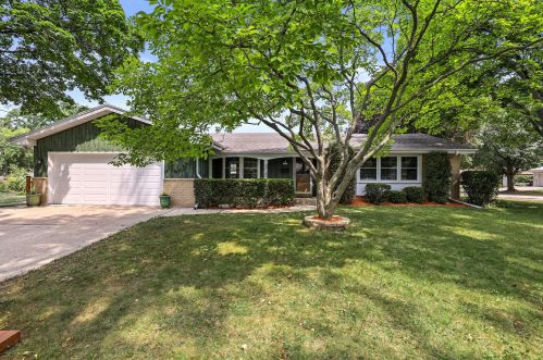 9818 Harrison Ave, Milwaukee, WI 53227-2626