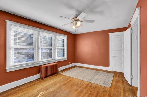 10 Goldberg Ave, Norwich CT  06360-4314 exterior