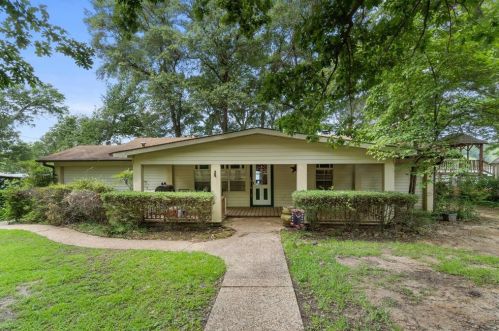 3065 Lake Dr, Gladewater, TX 75647-9236